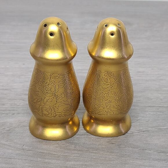 Pickard Etched Rose Daisy Pattern Gold Porcelain Salt Pepper Shaker Set - Picture 3 of 5